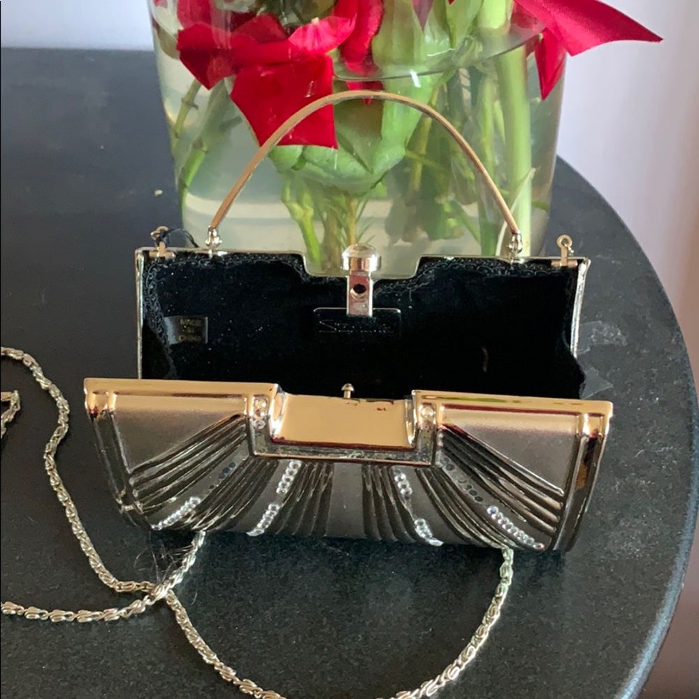Silver clutch